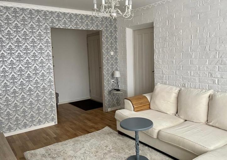 N-J Apartament นาร์วา-โยเอซู ภายนอก รูปภาพ